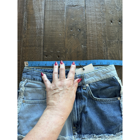 NWT - Denim “The Ragged Priest” Patchwork Denim Shorts- Size 24 - Picture 5 of 6